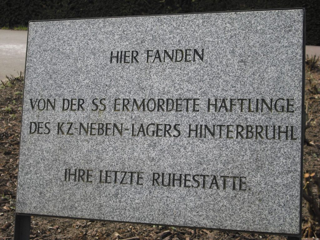 Gedenktafel Zentralfriedhof Gruppe 40 (Photo. Roman Fröhlich)